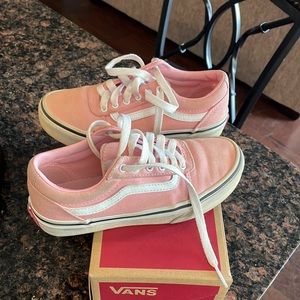 Pink van, needs cleaning, small spot may come out with a good wash.